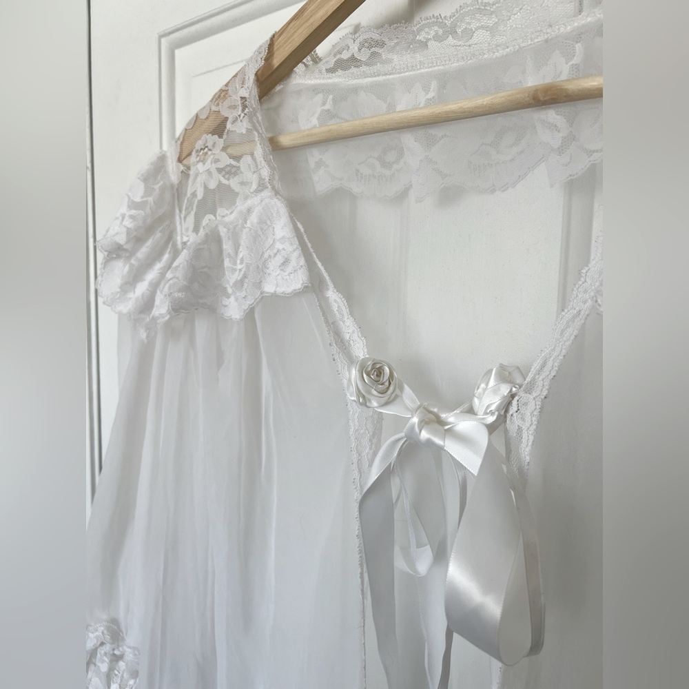 Gorgeous Matching Set Vintage Val Mode White Maxi Peignoir and Nightgown